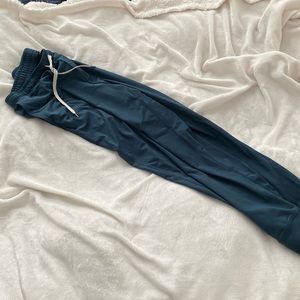 Vuori Sunday performance jogger - L